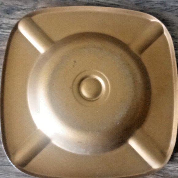 Vintg Lot of 4 Ashtrays 3 Glass 1 Gold Color Metal Advertisement Guest Cigarette - Picture 2 of 4